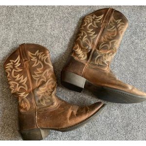 ARIAT Boots Cowboy Western Boots 10D Mens Brown Leather Distressed Embroidered